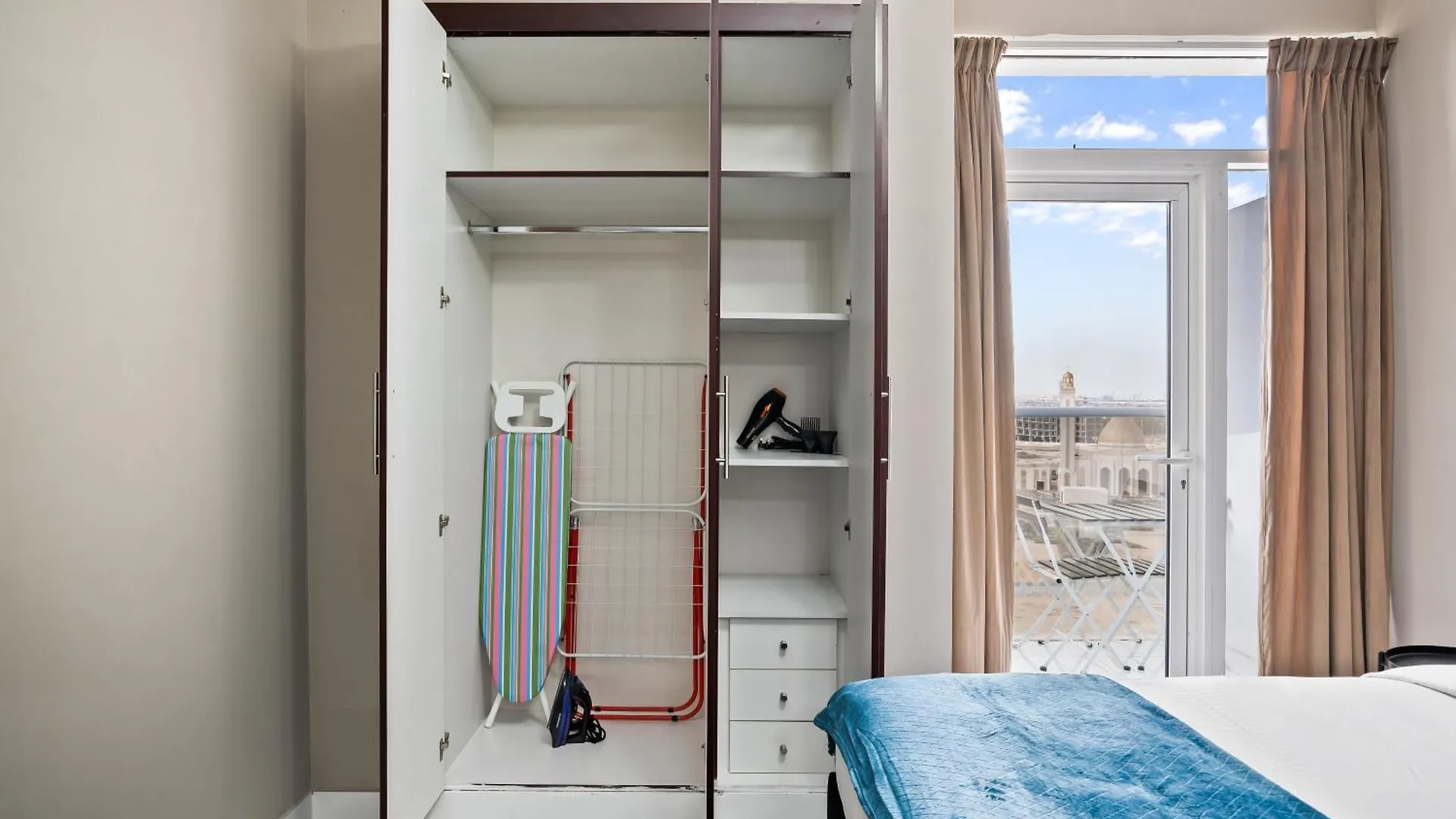 Spacious Studio - Family Friendly Dubai 0*,