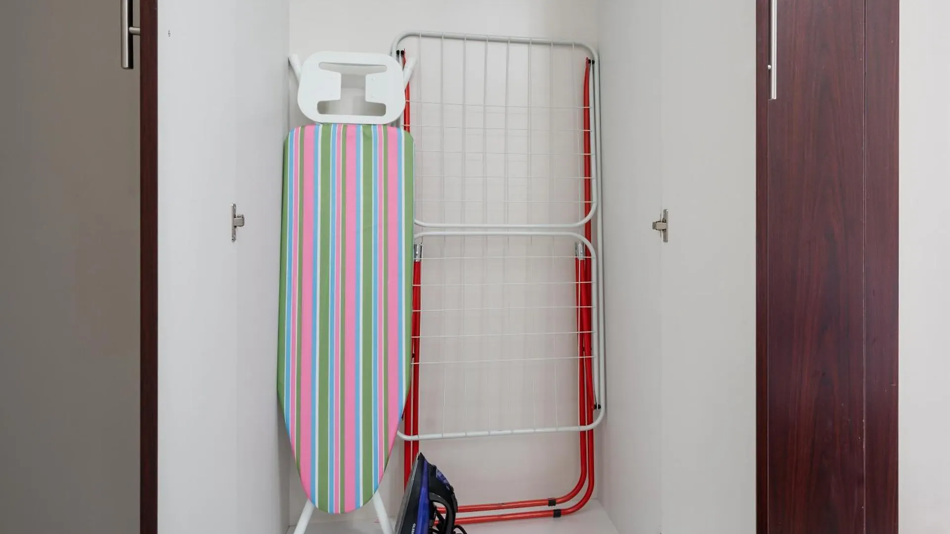 Spacious Studio - Family Friendly Dubai Apartment