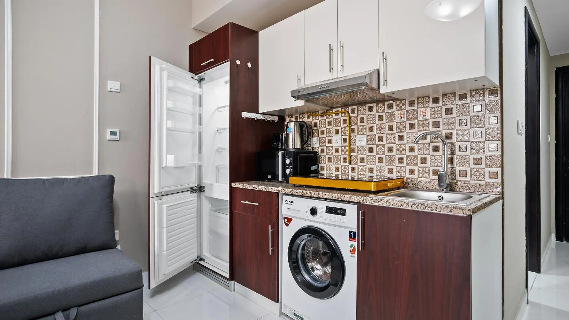 Spacious Studio - Family Friendly Dubai 0*,