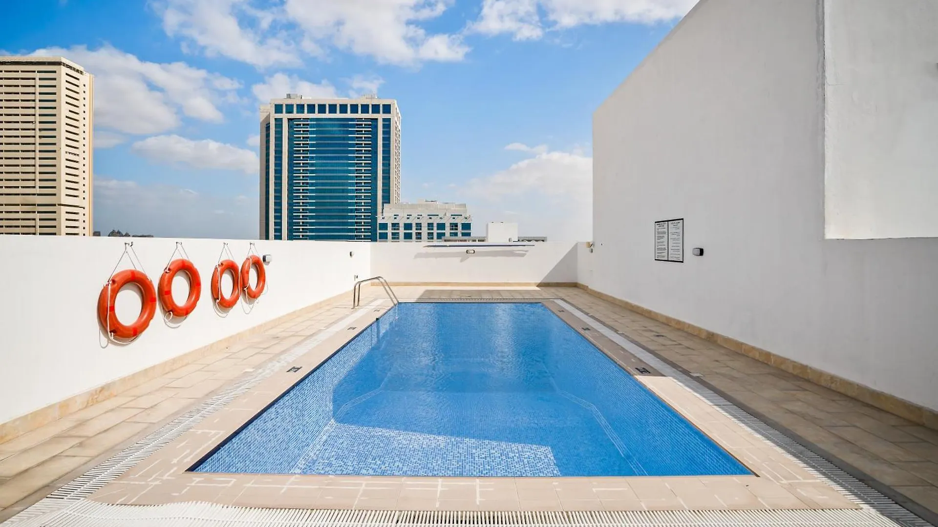 Spacious Studio - Family Friendly Dubai Apartment